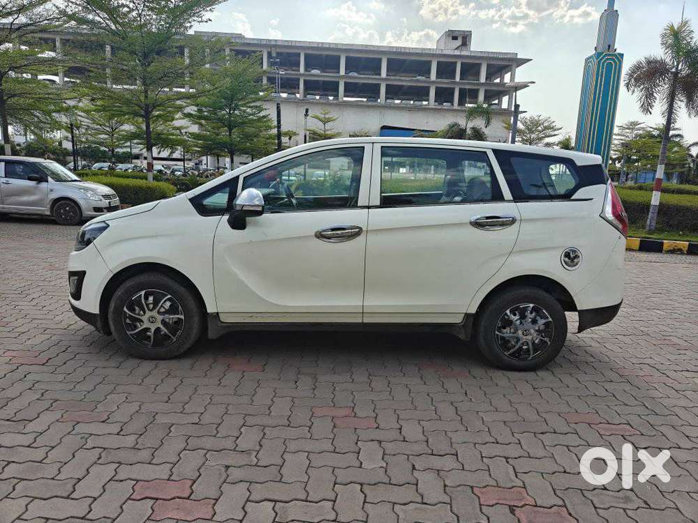 Mahindra Marazzo M2, 2018, Diesel