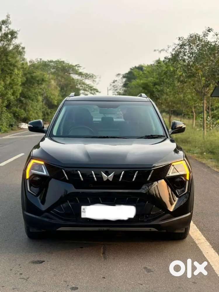 Mahindra Xuv 3xo 2025 Petrol 13900 Km Driven