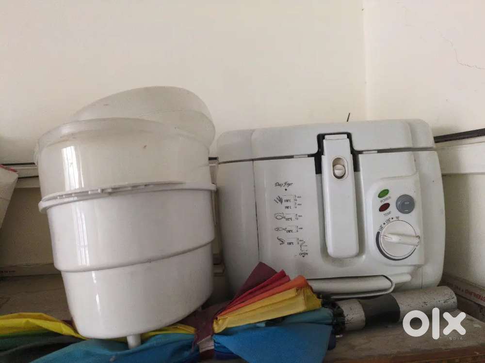 Excellent condition Kitchen Appliances and Other items.