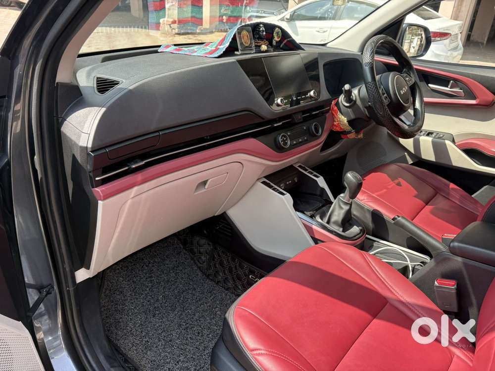 Kia Carens 1.5 Prestige 7 Str, 2023, Petrol