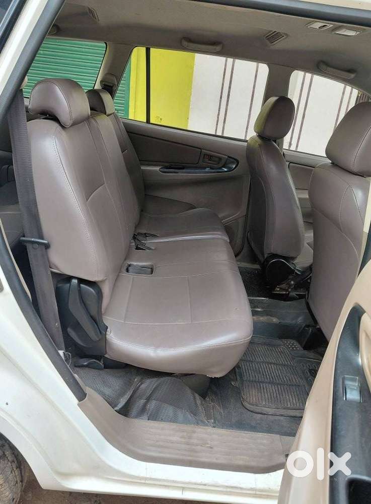 Toyota Innova 2012-2013 2.5 E Diesel Ms 8-seater, 2016, Diesel