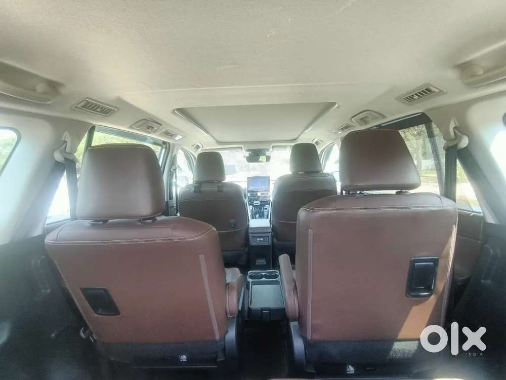 Toyota Innova Hycross 2.0 Zx (o) Hybrid 7 Str, 2024, Petrol