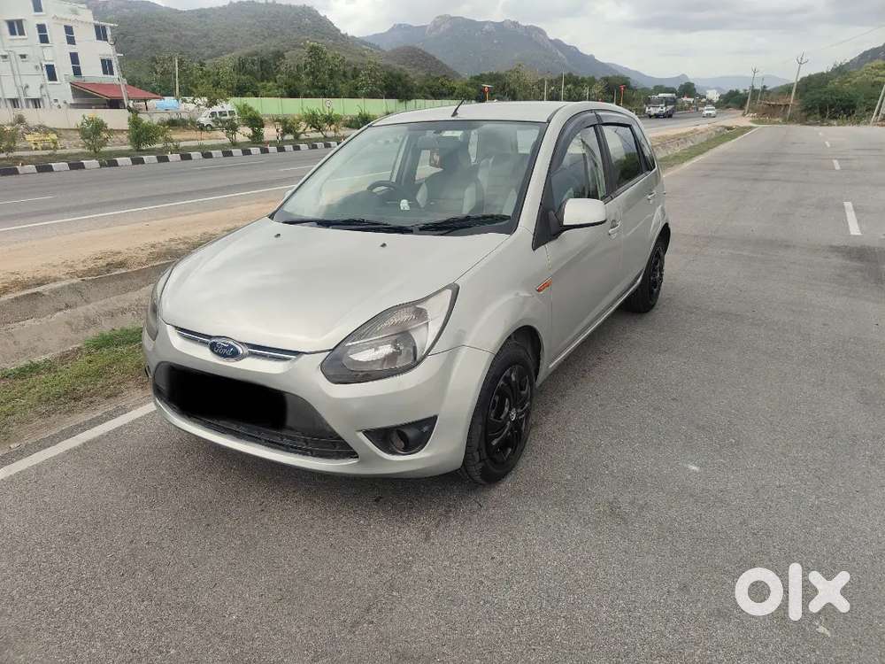 Ford Figo 1.4 Titanium 2011