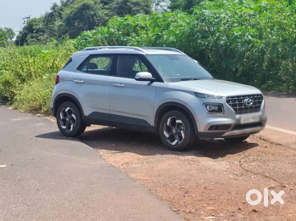 For Sale: Hyundai Venue Sx(o) Manual – Silver

Well-maintained Hyundai