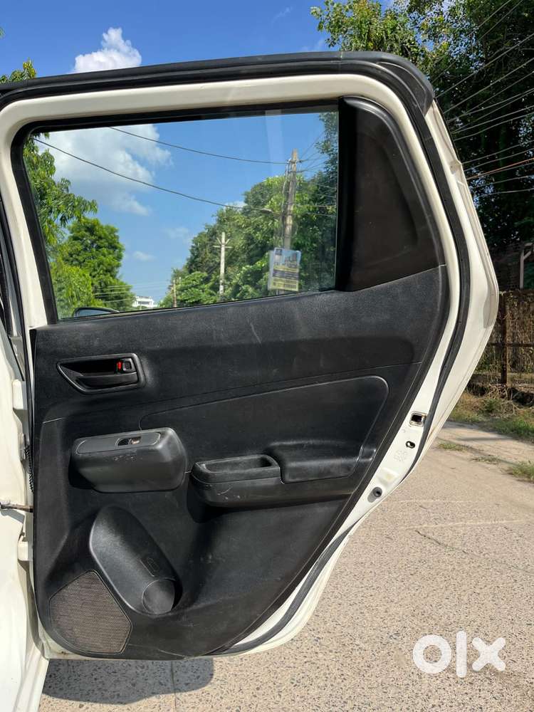 Maruti Suzuki Swift Lxi Optional-o, 2021, Petrol