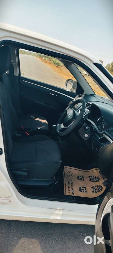 Maruti Suzuki Swift Vxi + Manual, 2016, Petrol
