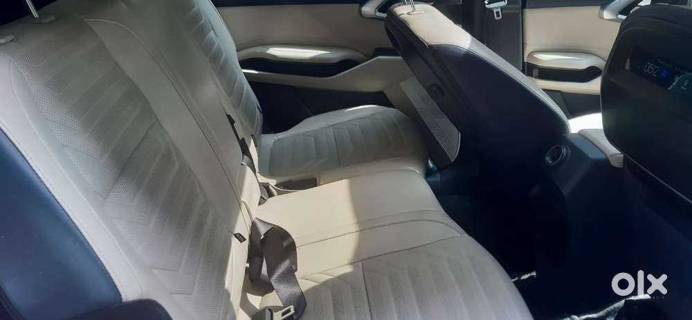 Kia Carens 1.5 Luxury Plus Turbo Dct, 2023, Petrol