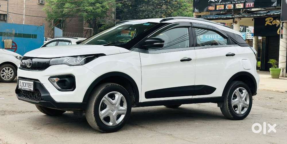 Tata Nexon 1.2 Revotron Xma Amt (s), 2022, Petrol