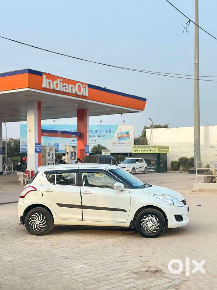 Maruti Suzuki Swift Vxi + Manual, 2015, Petrol