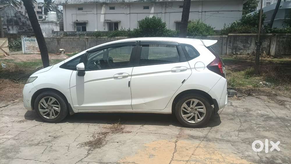 Honda Jazz 2015 Diesel Well Maintained