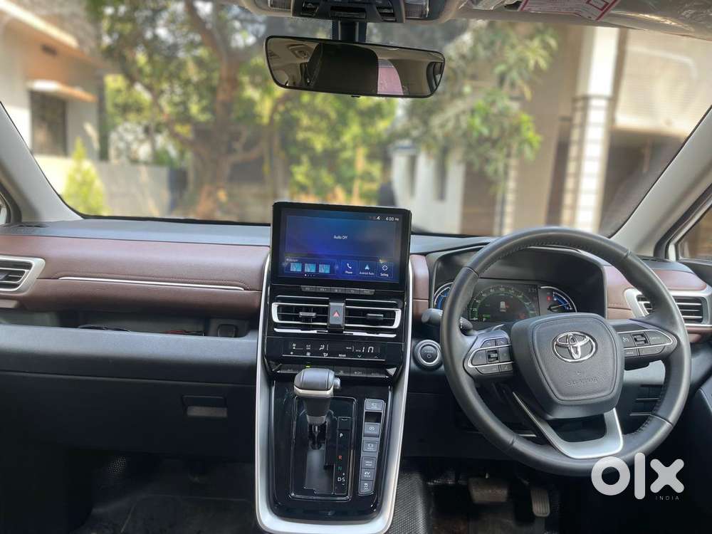 Toyota Innova Hycross 2.0 Vx Hybrid 8 Str, 2024, Petrol