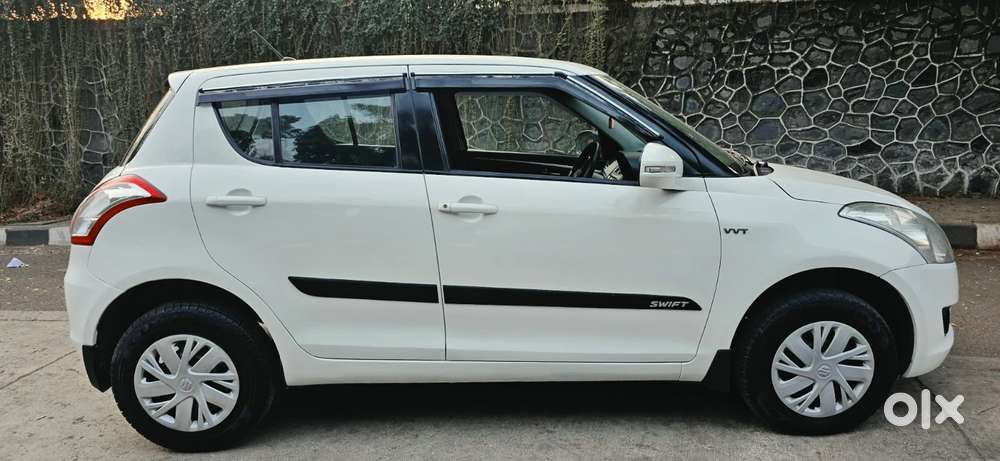Maruti Suzuki Swift Vxi Abs Bsiv, 2014, Petrol