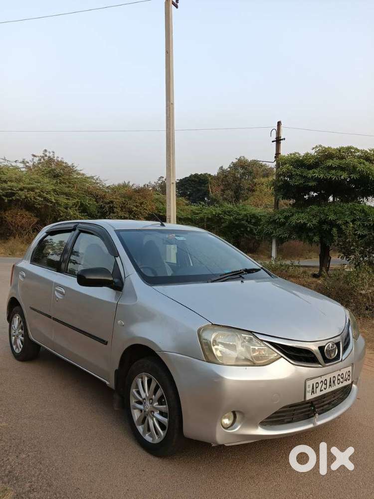 Toyota Etios Liva 2011-2012 V, 2011, Petrol