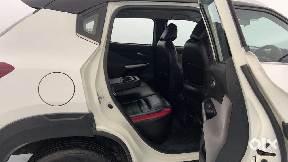 Nissan Magnite 1.0 Xv Dual Tone, 2022, Petrol