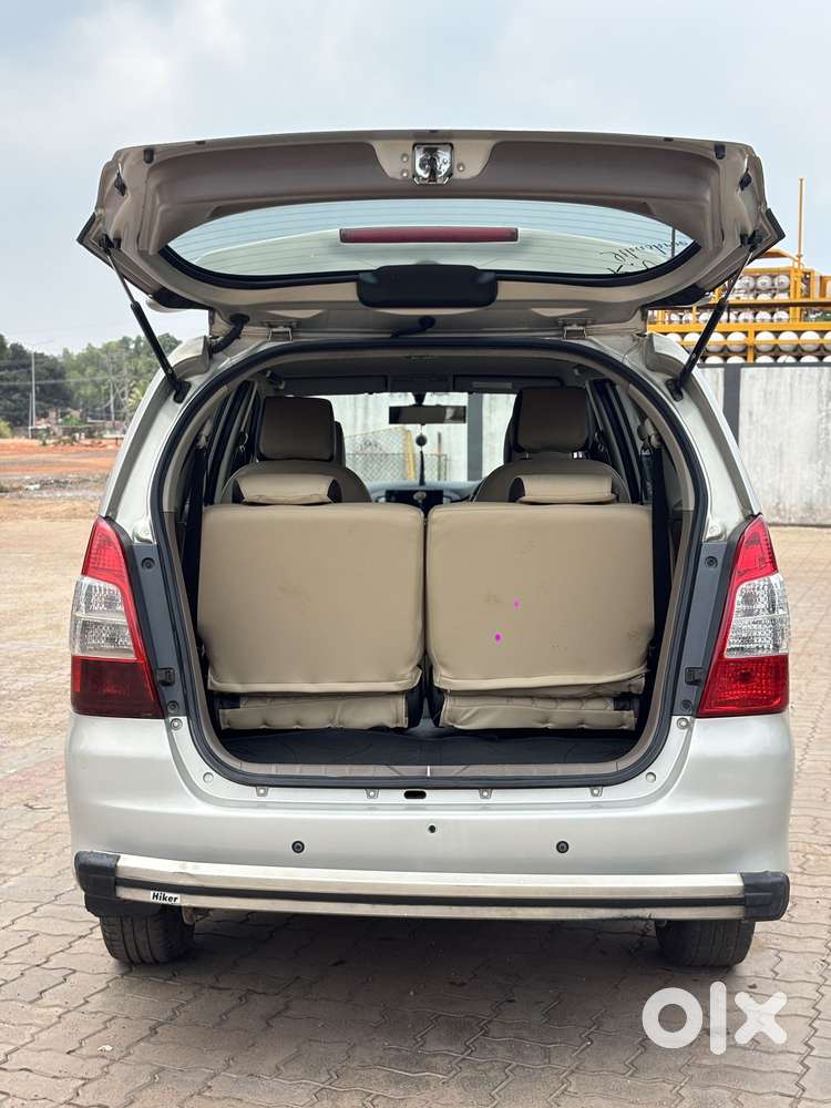 Toyota Innova 2.5 G (diesel) 7 Seater Bs Iv, 2015, Diesel