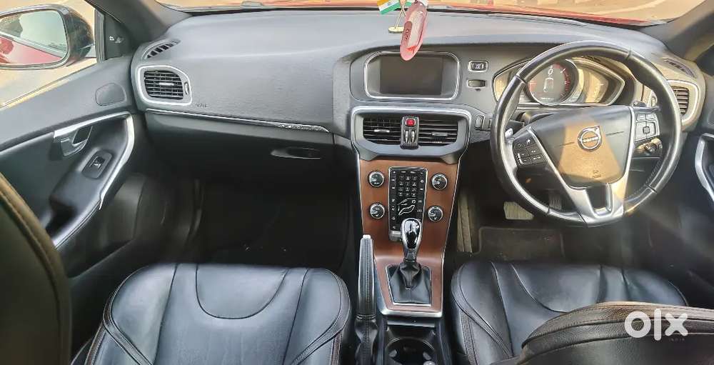 Volvo V40 Cross Country 2018 Diesel 58000 Km Driven