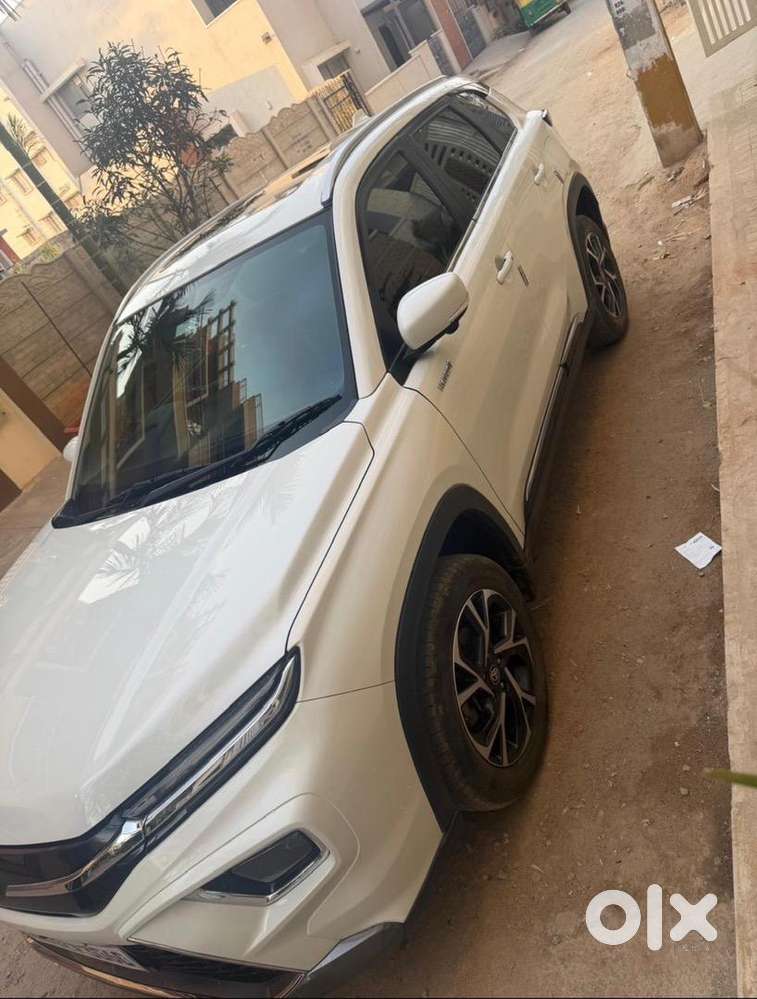 Toyota Urban Cruiser Hyryder 2013 Petrol Good Condition