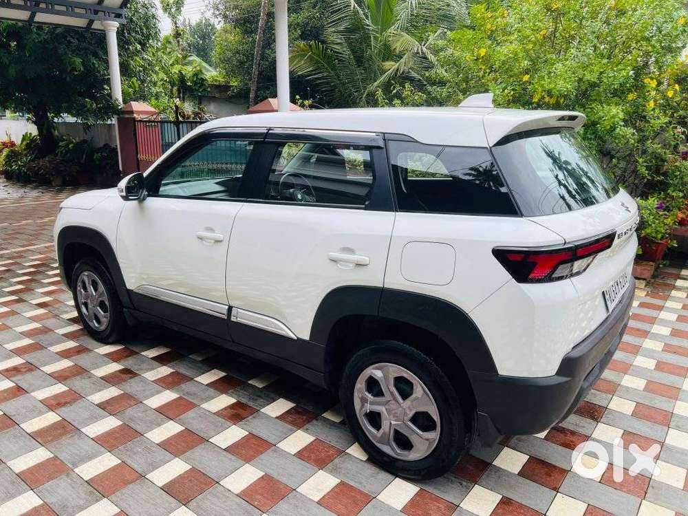 Maruti Suzuki Brezza 1.5 Lxi Smart Hybrid, 2024, Petrol