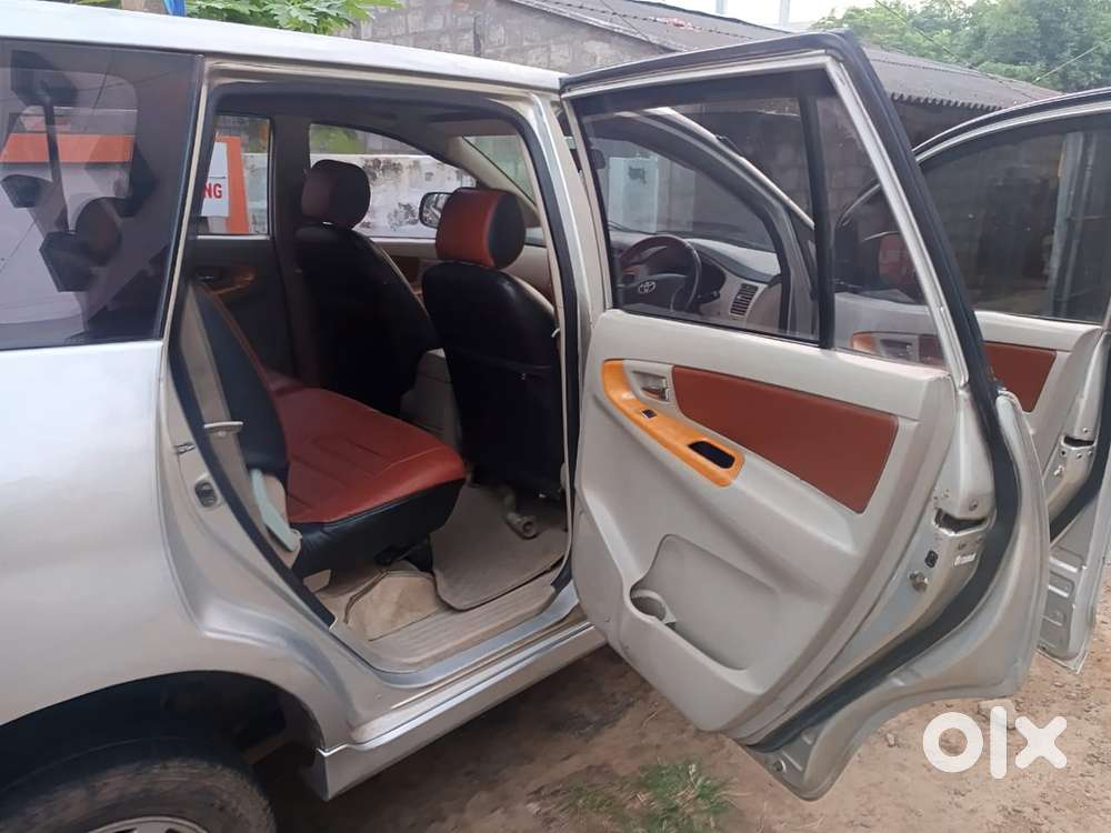 Toyota Innova 2.5 G (diesel) 7 Seater, 2010, Diesel