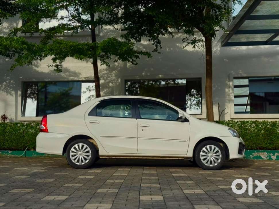 Toyota Etios 1.5 V, 2017, Petrol