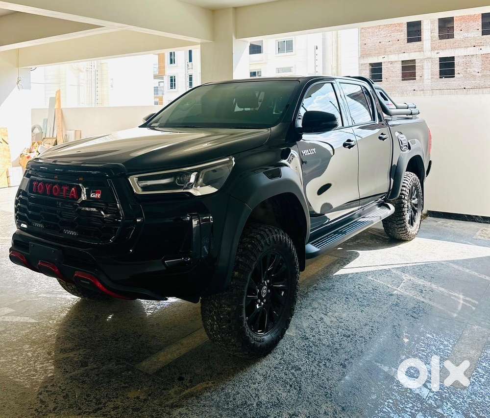 Toyota Hilux Black Edition Diesel Automatic 2025