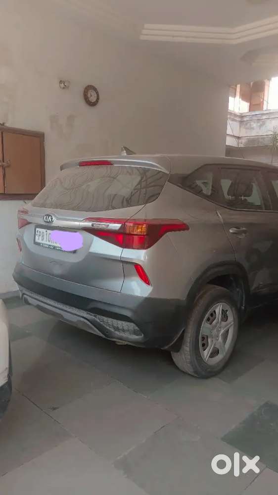 Steel Silver Kia Seltos