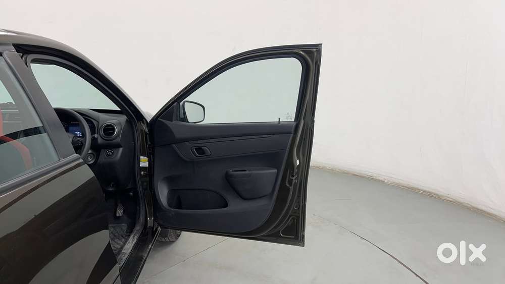 Renault Kwid 1.0 Rxt Amt, 2023, Petrol