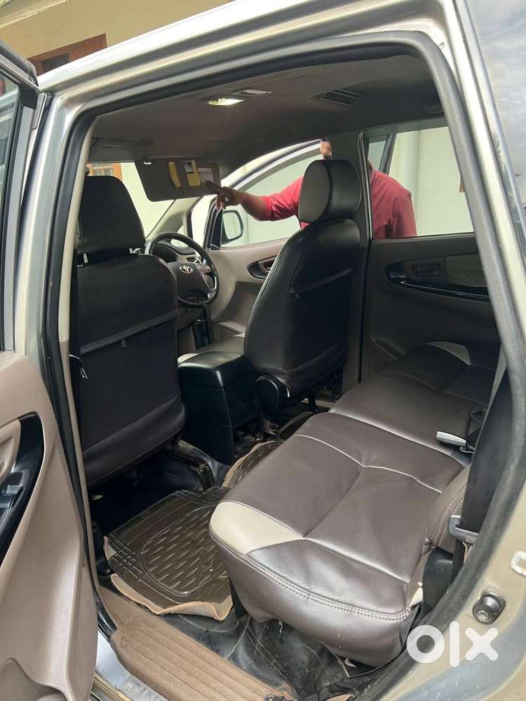 Toyota Innova 2.5 G4 2015 Diesel 8-seater -*re-reg