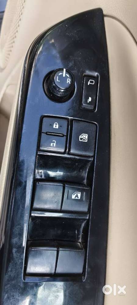 Toyota Yaris V Cvt, 2018, Petrol