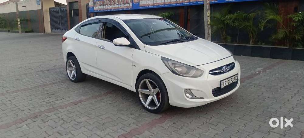 Hyundai Verna Fluidic 1.6 Crdi Sx, 2011, Diesel