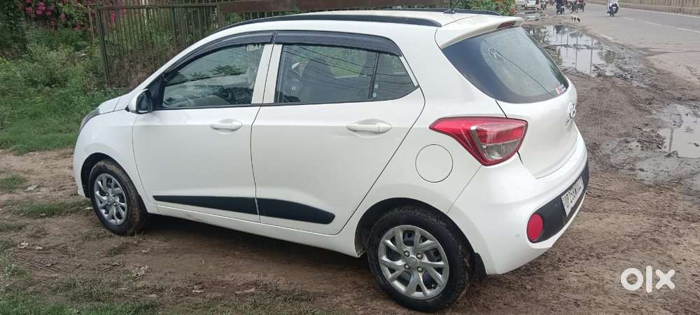 Hyundai Grand I10 1.2 Crdi Sportz Option, 2017, Petrol
