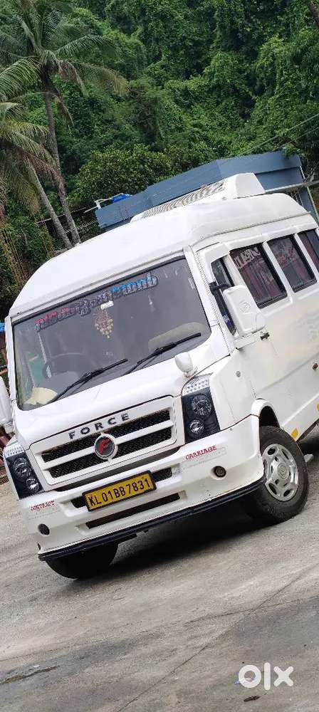 Force Motors Trax Cruiser 2011