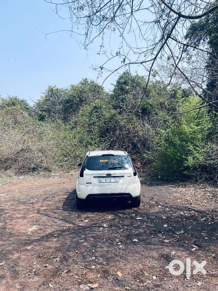 Ford Figo 2013 Petrol 137000 Km Driven