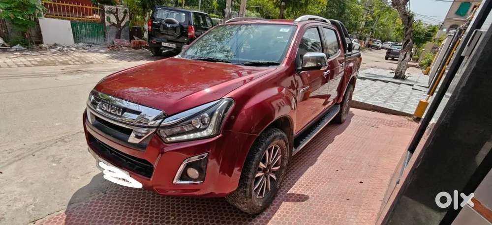 Isuzu V-cross 2019