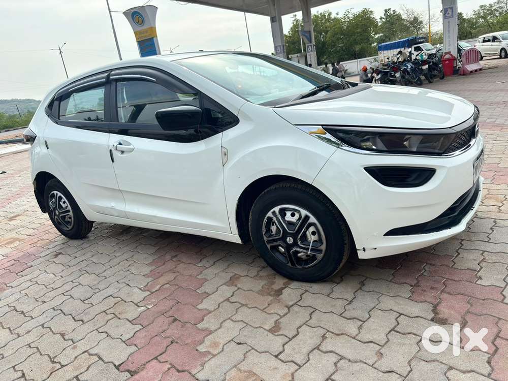 Tata Altroz Petrol 2021