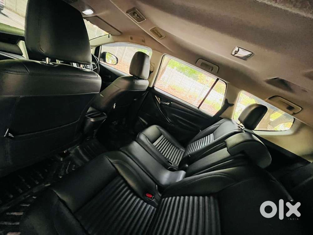 Toyota Innova Crysta 2.4 Gx Mt 8s, 2017
