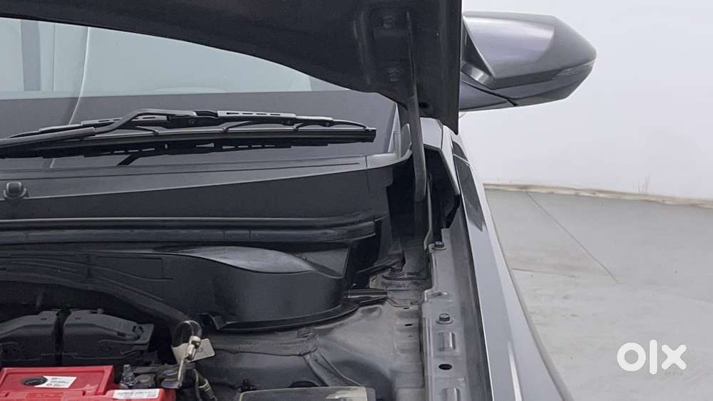 Hyundai Verna 1.5 Sx Petrol Mt, 2023, Petrol