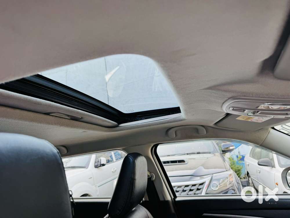 Maruti Suzuki Brezza 1.5 Zxi Smart Hybrid, 2023, Petrol