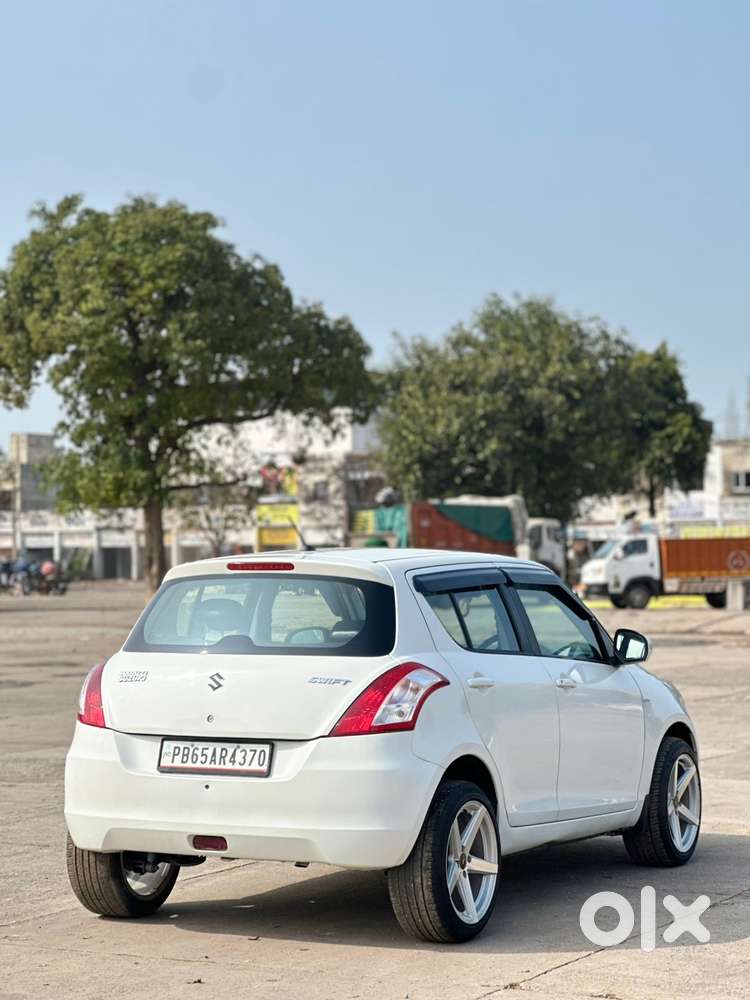 Maruti Suzuki Swift Vxi Optional, 2018, Petrol