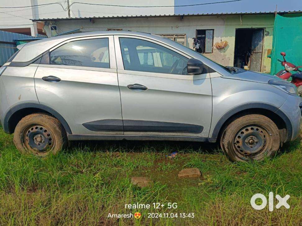 Tata Nexon 1.2 Revotron Xm (s), 2018, Petrol
