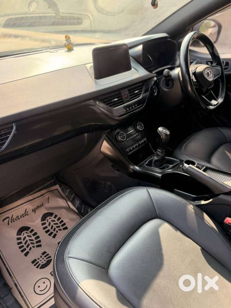 Tata Nexon, 2023, Petrol