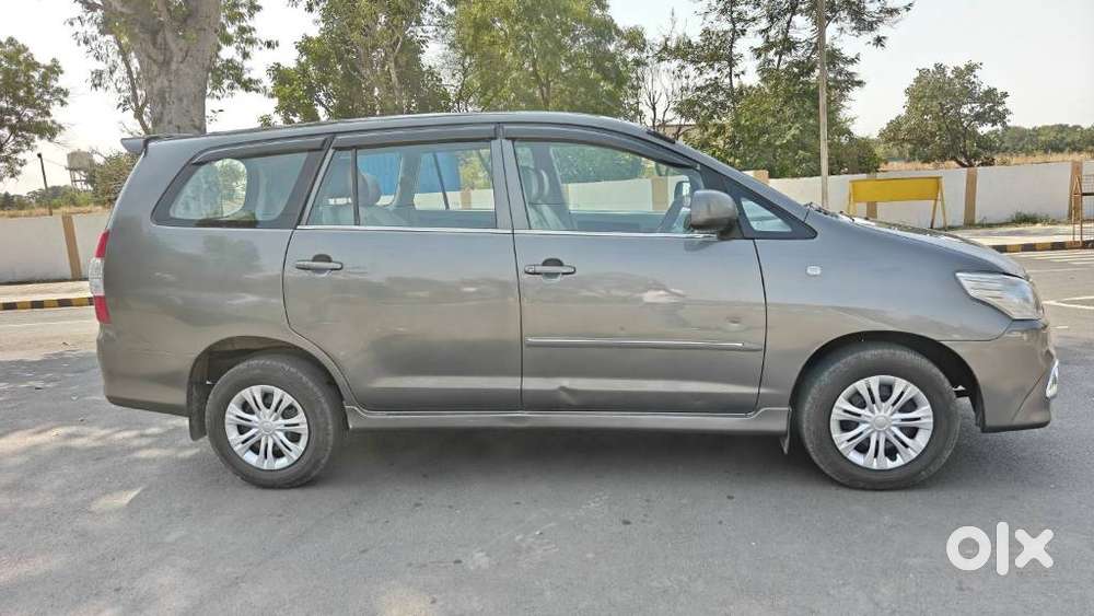 Toyota Innova 2.5 G (diesel) 7 Seater Bs Iv, 2012, Diesel