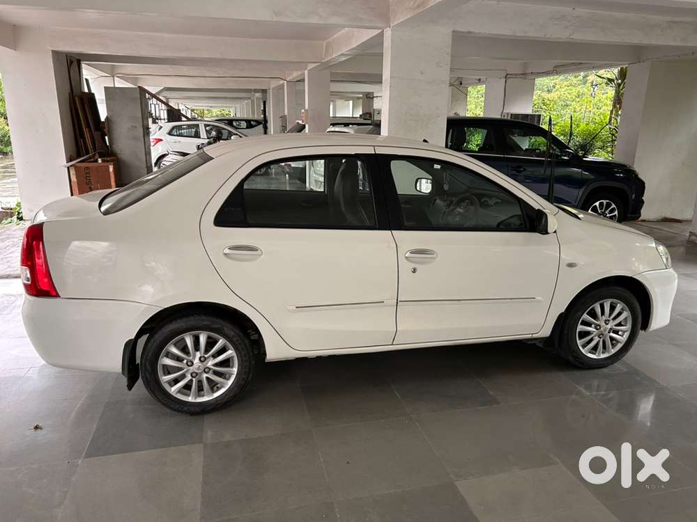 Toyota Etios Petrol Manual 2011