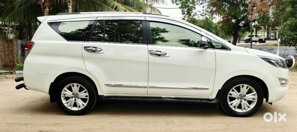 Toyota Innova Crysta 2.8z Automatic, 2019
