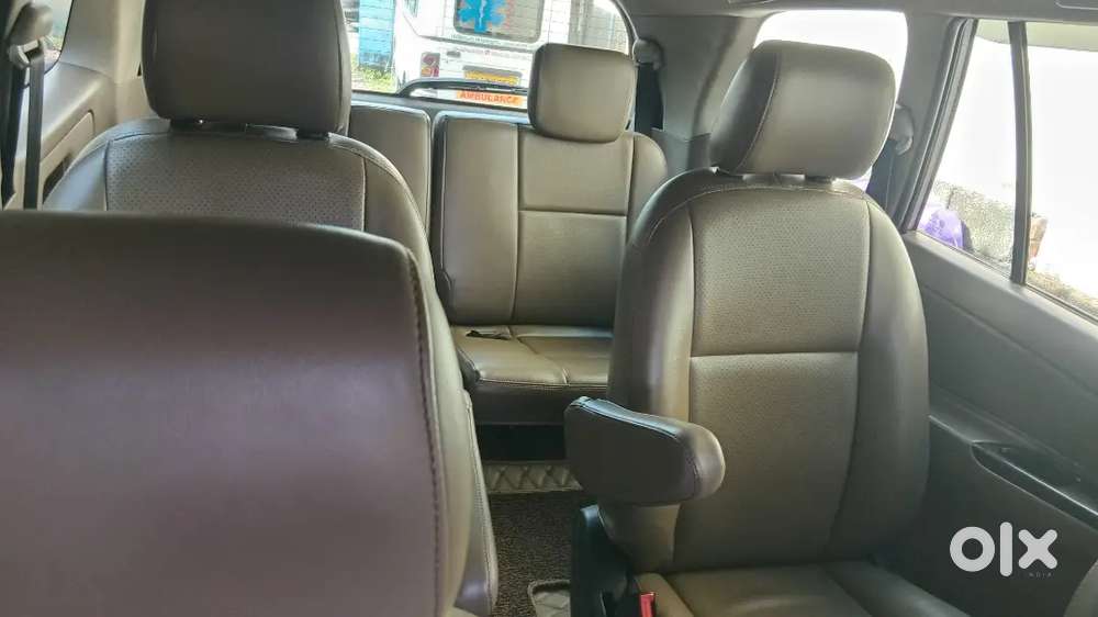 Toyota Innova 2015