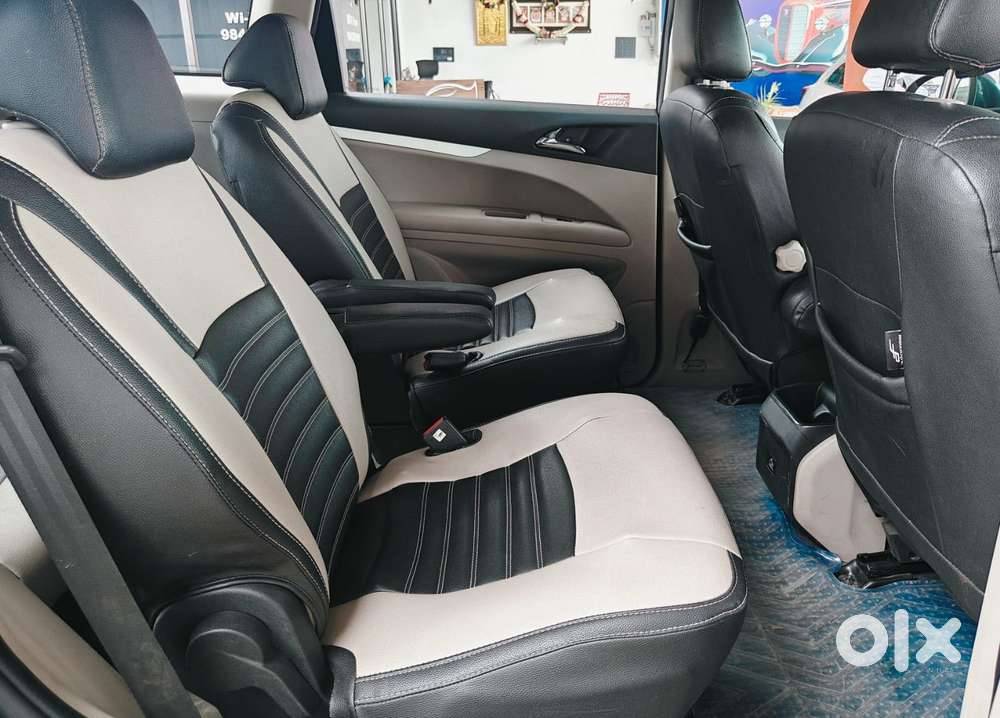 Mahindra Marazzo M6, 2018, Diesel