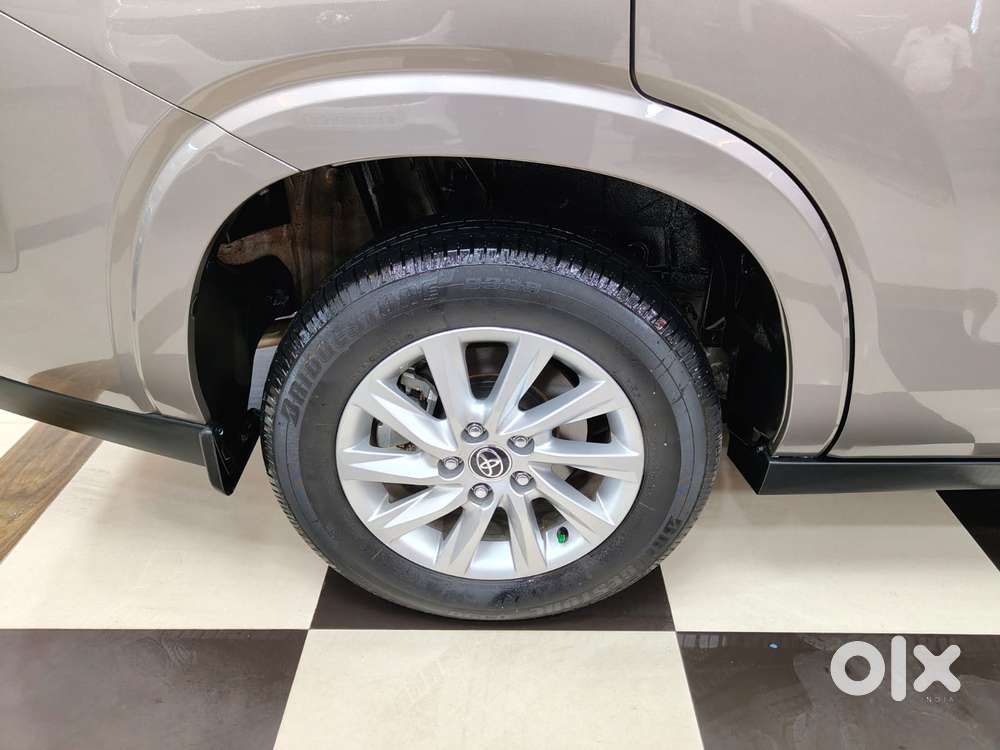 Toyota Innova Hycross 2.0 Vx Hybrid 8 Str, 2024, Petrol