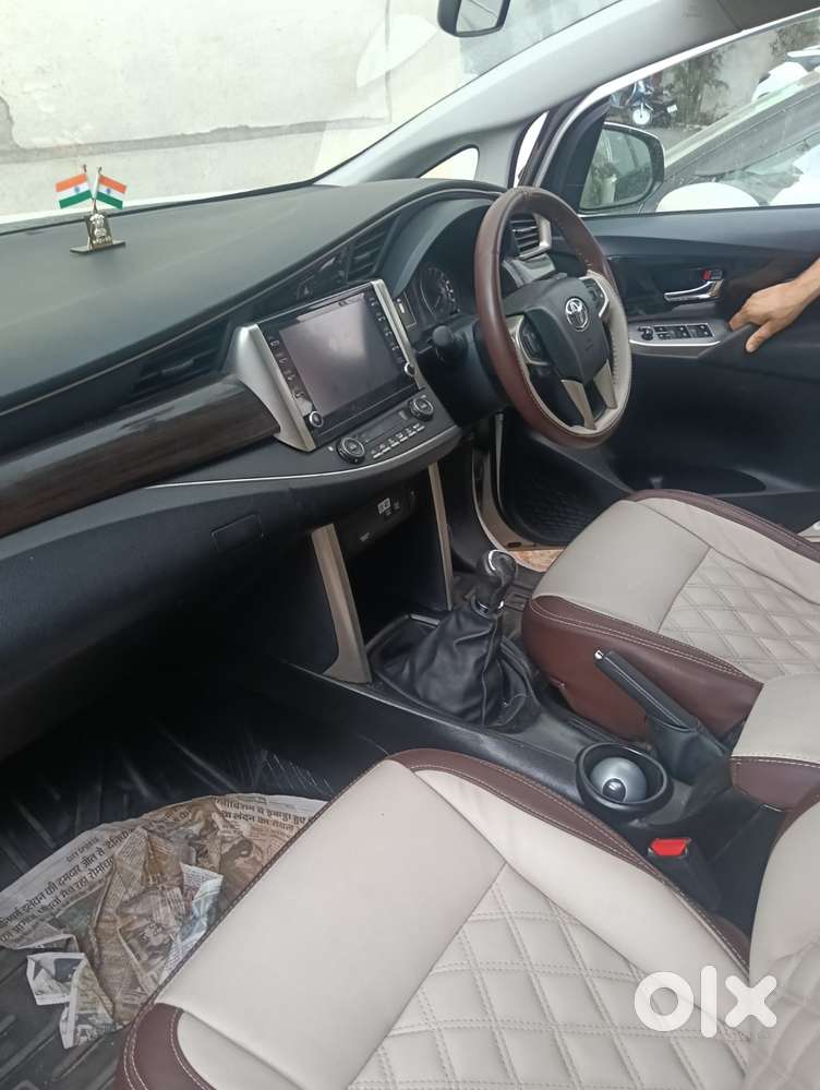 Toyota Innova Crysta 2.4 G Plus Mt 8 Str, 2024, Diesel