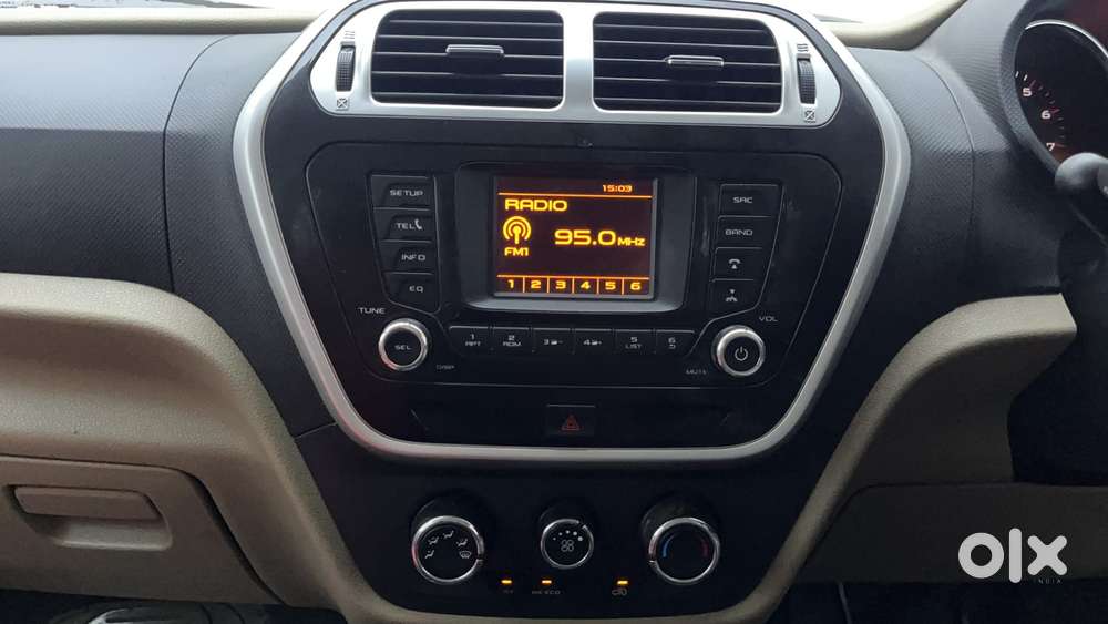 Mahindra Tuv 300 Mhawk100 T8 Dual Tone, 2016, Diesel