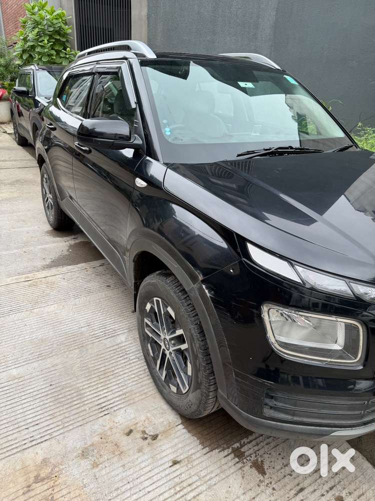 Hyundai Venue Petrol Manual 2023